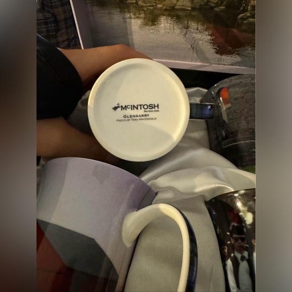 McIntosh Glengarry souvenir mug set, Glengarry Highland Games, fine bone china - Picture 2 of 4